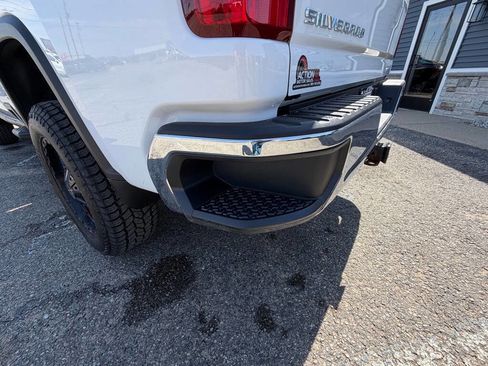 Used 2020 Chevrolet Silverado 3500 LT AWD/4WD image 38