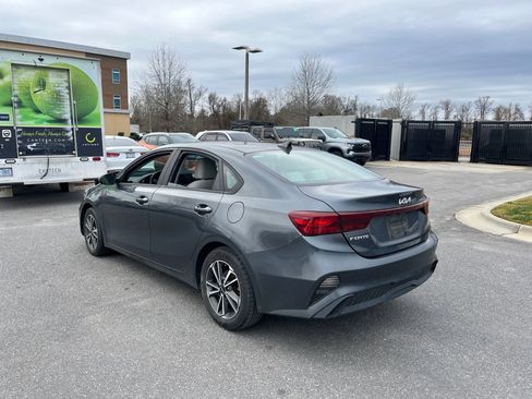 Used 2022 Kia Forte LXS w/ LXS Technology Package image 7