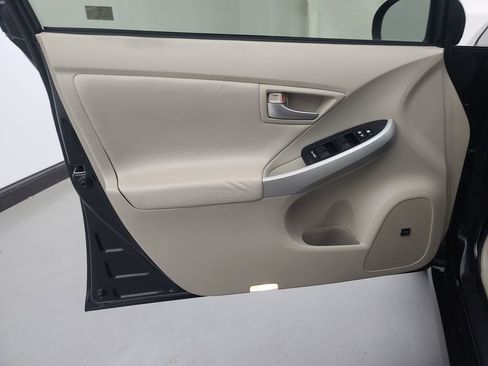Used 2013 Toyota Prius Four image 21