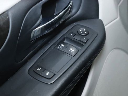 Used 2016 Dodge Grand Caravan SE w/ Quick Order Package 29E SE FWD image 16