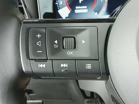 Used 2025 Nissan Kicks SR w/ SR Premium Package AWD/4WD image 28