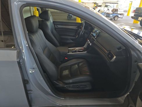 Used 2021 Honda Accord Touring image 11