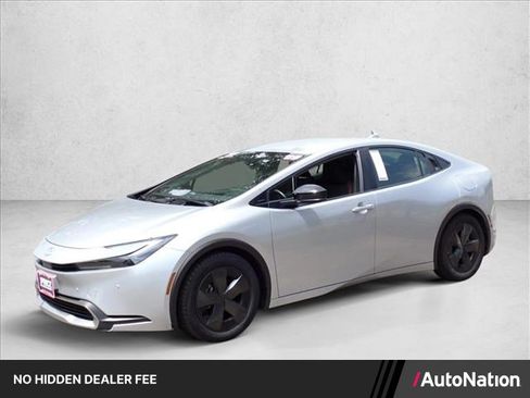 Used 2025 Toyota Prius Plug-In Hybrid FWD image 1