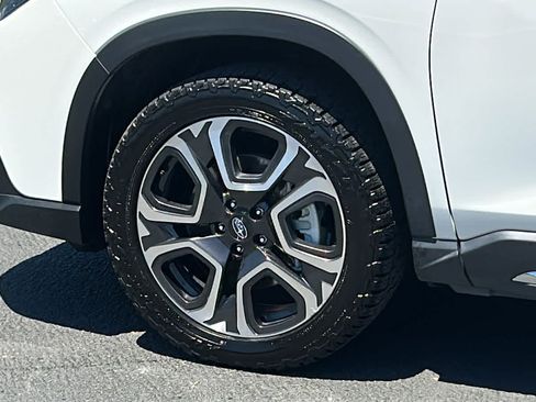 Certified 2023 Subaru Ascent Touring AWD/4WD image 10