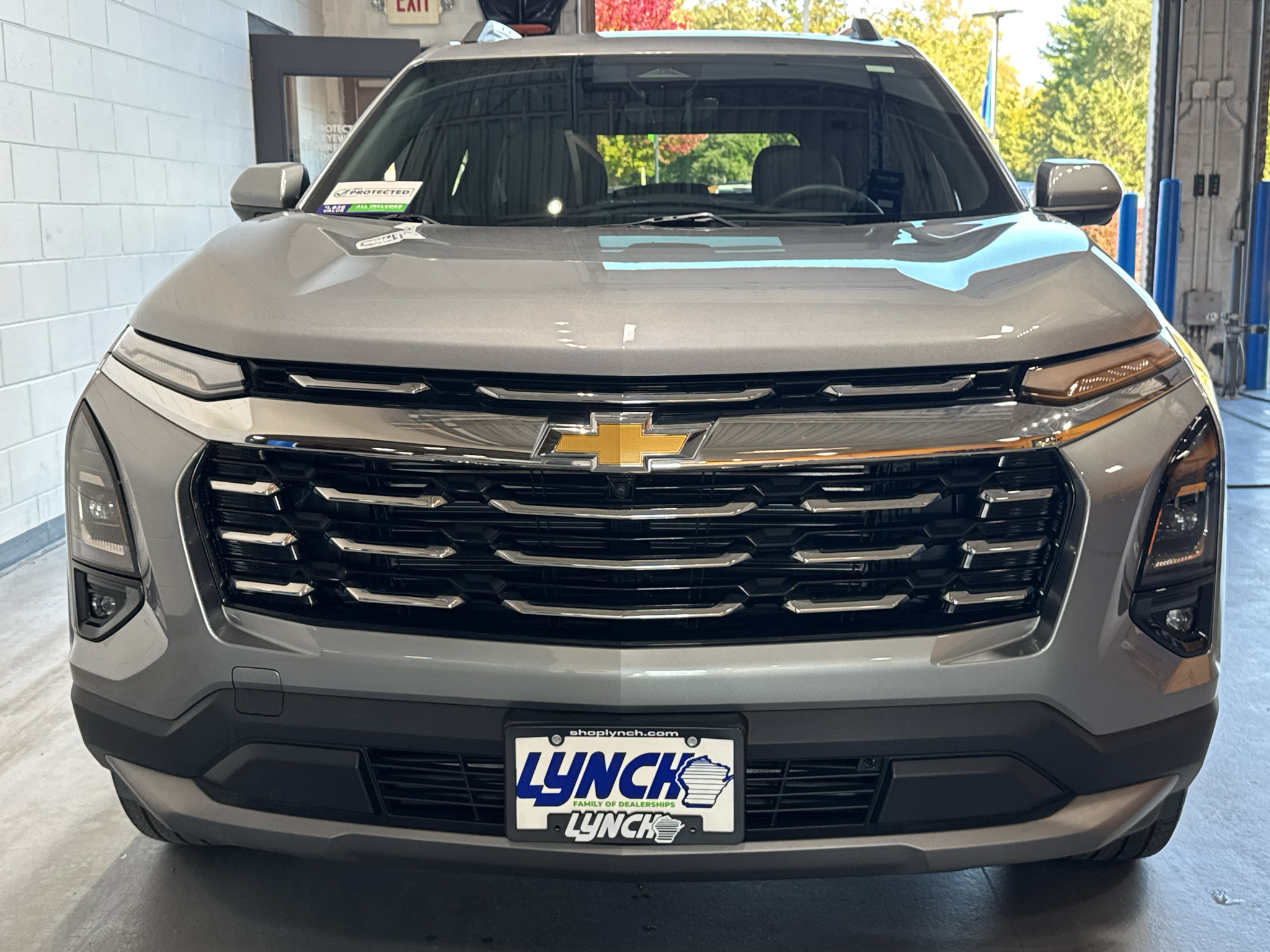 Used 2025 Chevrolet Equinox LT w/ Convenience Package II FWD image 8