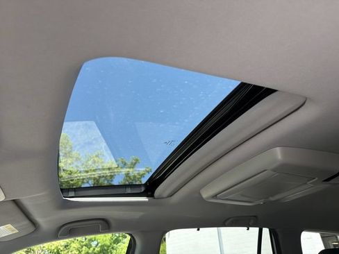 Used 2020 Honda Pilot Touring image 25