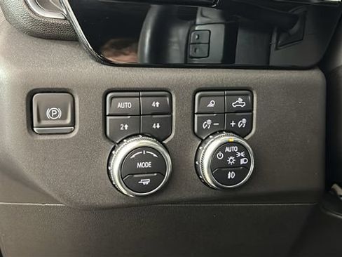 Used 2023 GMC Sierra 1500 SLT w/ SLT Convenience Package AWD/4WD image 19