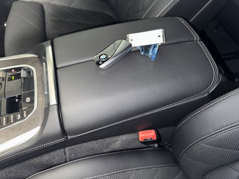 Certified 2025 BMW X7 xDrive40i w/ Executive Package image 29