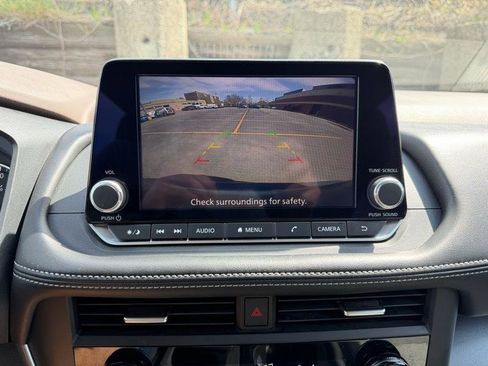 Used 2023 Nissan Rogue SV FWD image 22