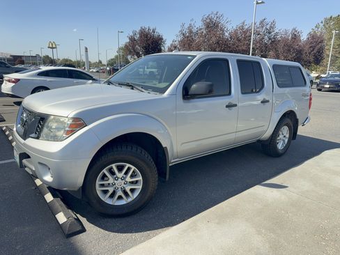 Used 2016 Nissan Frontier SV w/ SV Value Truck Package AWD/4WD image 32