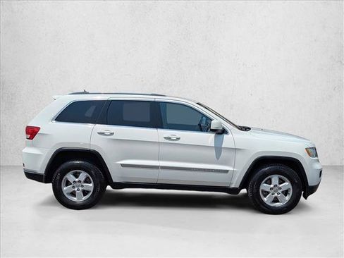 Used 2012 Jeep Grand Cherokee Laredo w/ Laredo E Group AWD/4WD image 4