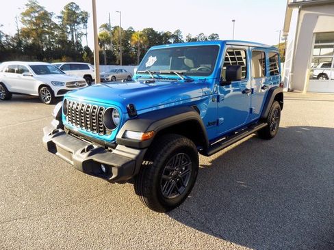 Certified 2025 Jeep Wrangler Sport S image 6