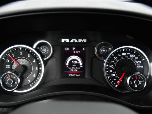 Used 2024 RAM 2500 Big Horn w/ Night Edition AWD/4WD image 34