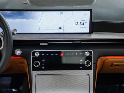 Used 2025 Genesis GV80 2.5T Prestige image 26