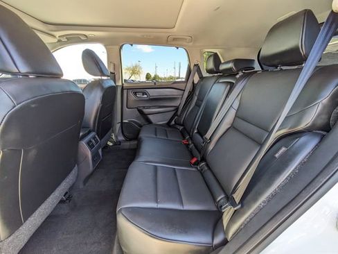 Used 2023 Nissan Rogue SV w/ SV Premium B Package image 15