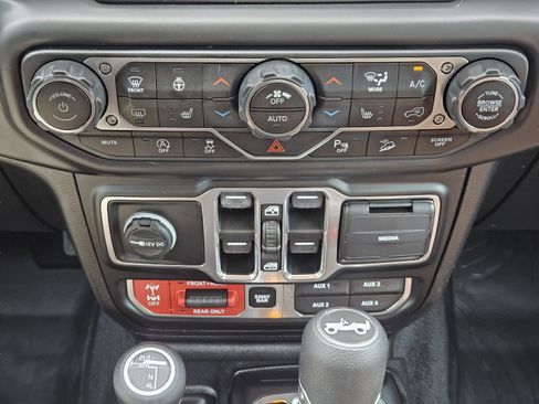 Used 2020 Jeep Wrangler Unlimited Rubicon AWD/4WD image 11