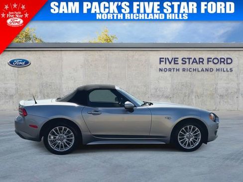 Used 2017 FIAT 124 Spider Classica image 10