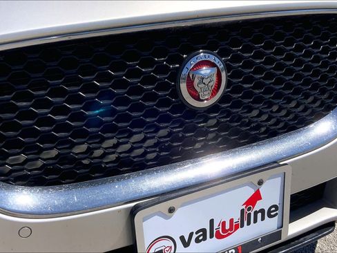 Used 2017 Jaguar XE Prestige image 29