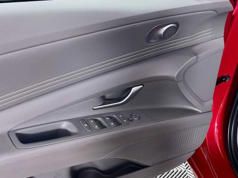 Used 2023 Hyundai Elantra SEL w/ Convenience Package image 18