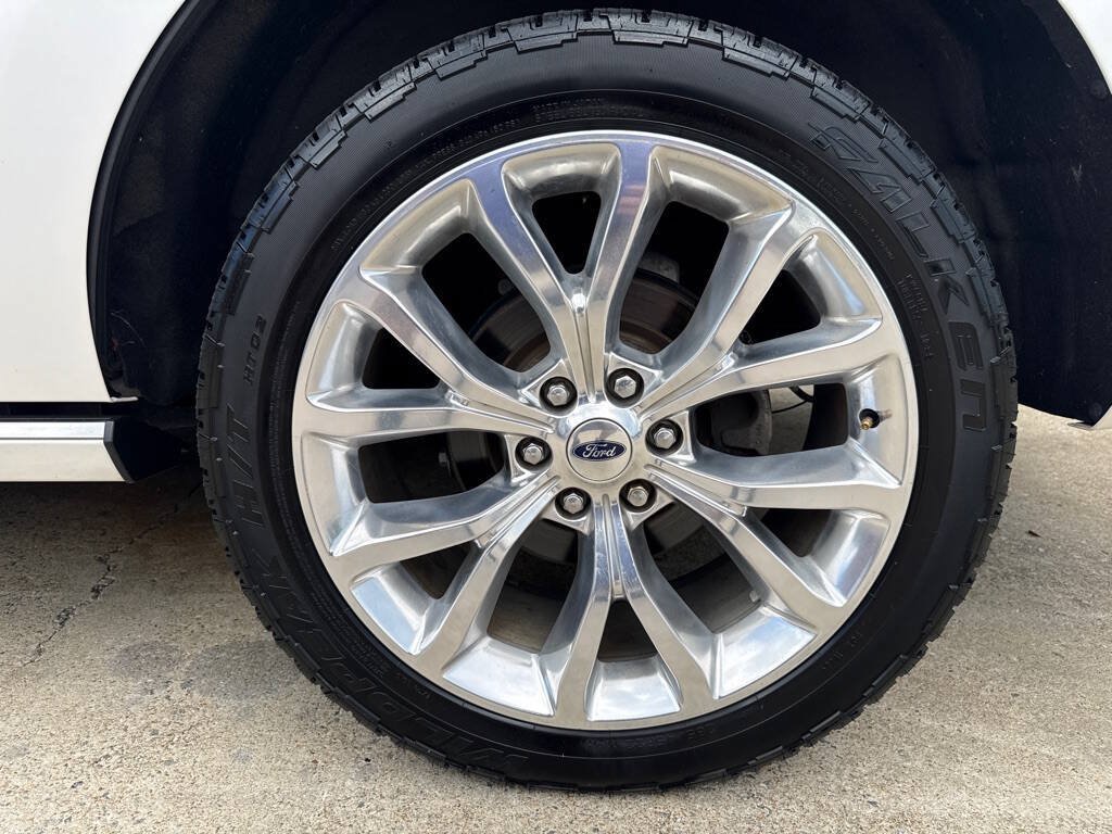Used 2018 Ford Expedition Platinum RWD image 9