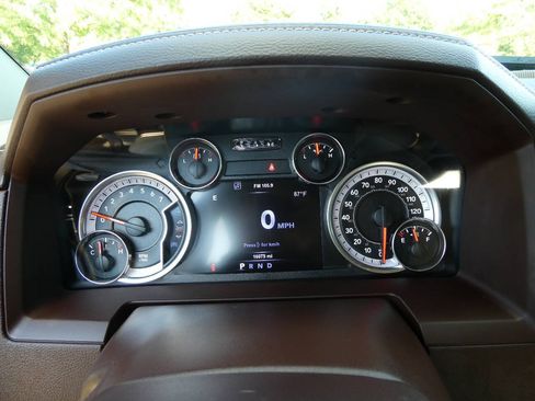 Used 2017 RAM 1500 Laramie w/ Convenience Group AWD/4WD image 14