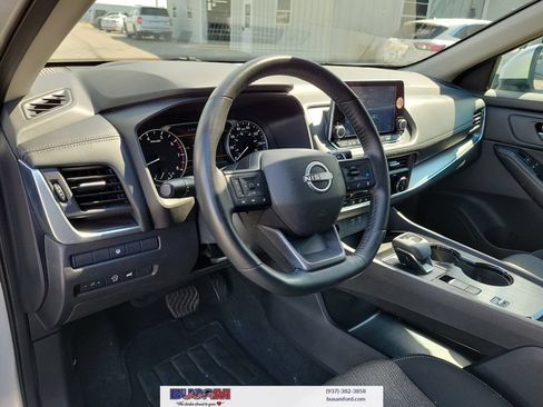 Used 2025 Nissan Rogue SV FWD image 18
