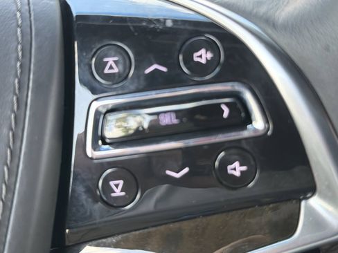 Used 2018 Cadillac Escalade Platinum AWD/4WD image 34