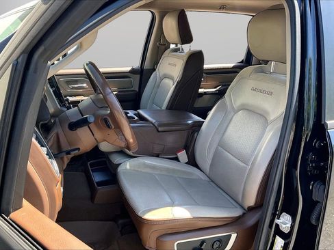 Used 2019 RAM 1500 Laramie AWD/4WD image 22