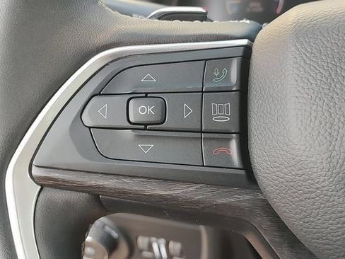 Used 2025 Jeep Grand Cherokee Limited RWD image 19