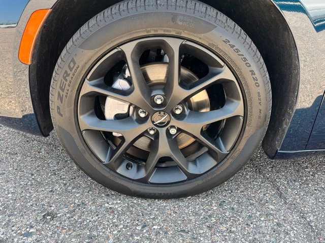 Used 2023 Chrysler Pacifica Limited w/ S Appearance Package AWD/4WD image 9