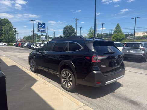 Used 2023 Subaru Outback Limited AWD/4WD image 5