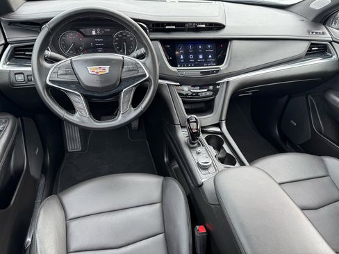 Used 2025 Cadillac XT5 Premium Luxury image 10