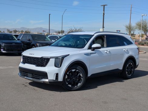 Certified 2025 Kia Sorento S image 33