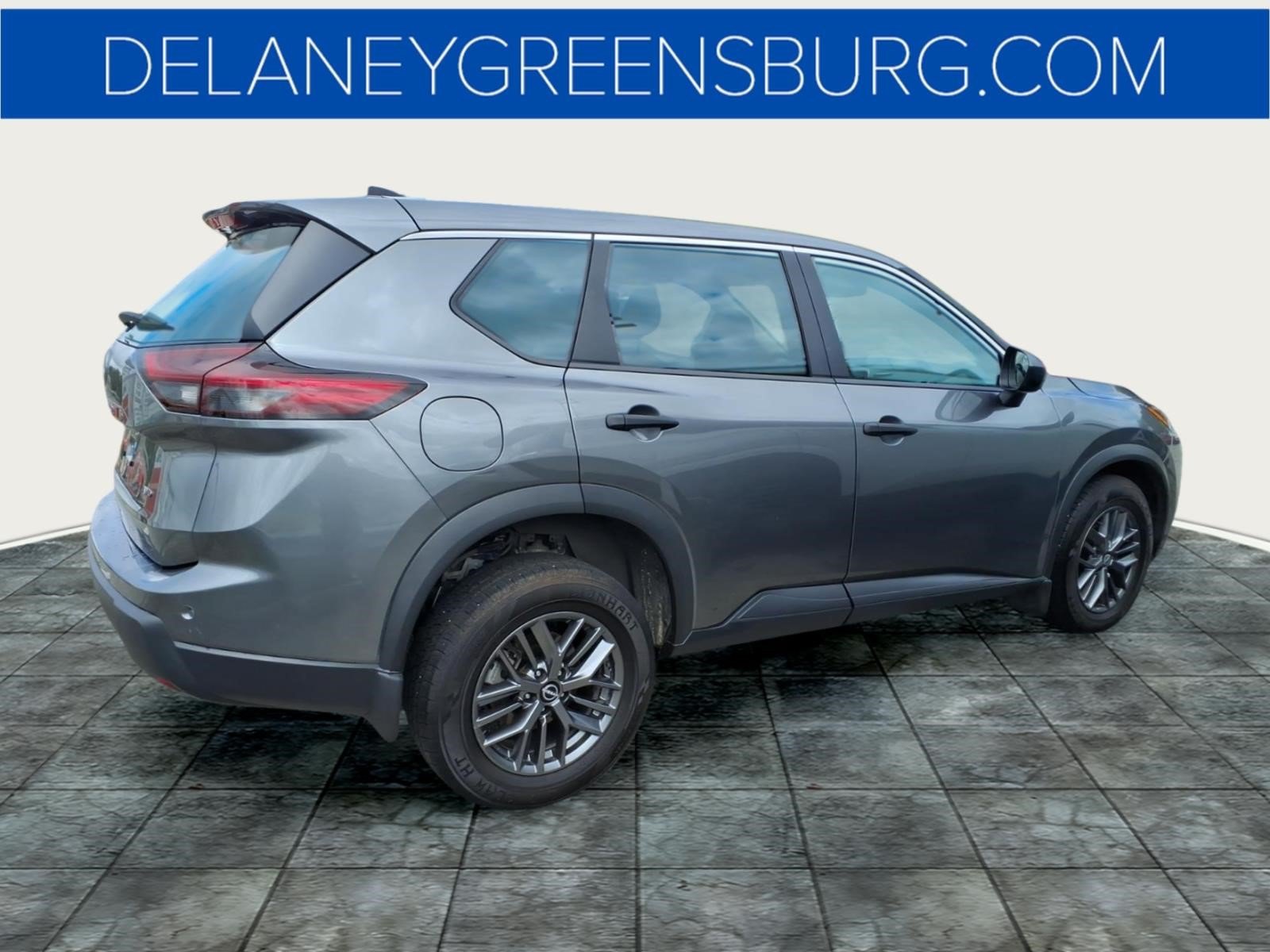 Used 2024 Nissan Rogue S AWD/4WD image 2