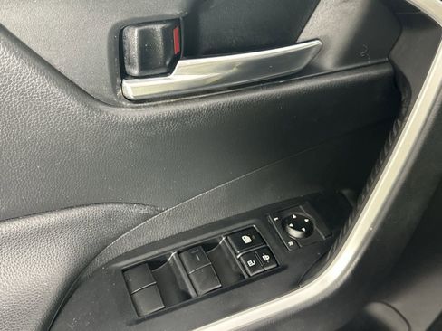 Used 2019 Toyota RAV4 XLE image 17