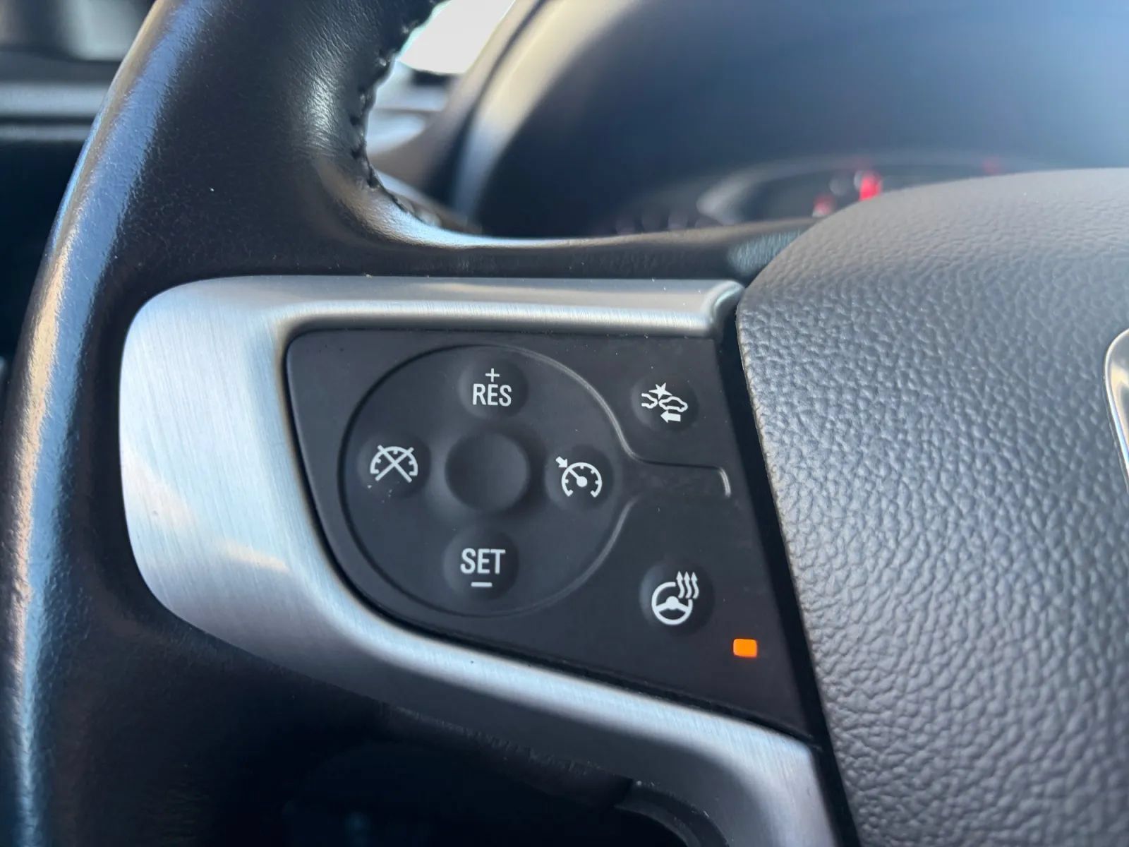 Used 2022 GMC Terrain SLT w/ LPO, Floor Liner Package AWD/4WD image 30