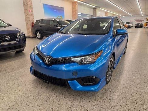 Used 2017 Toyota Corolla iM w/ All-Weather Mat Package FWD image 2