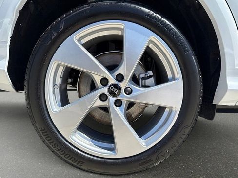 Certified 2025 Audi Q5 Premium Plus w/ Premium Plus image 8