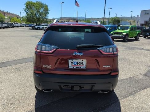 Used 2019 Jeep Cherokee Latitude Plus w/ Comfort/Convenience Group AWD/4WD image 5