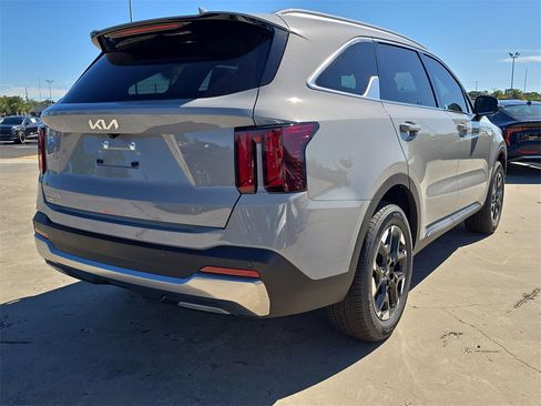 New 2026 Kia Sorento S image 8