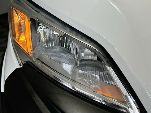 Used 2025 RAM ProMaster 2500 w/ Convenience Group image 9