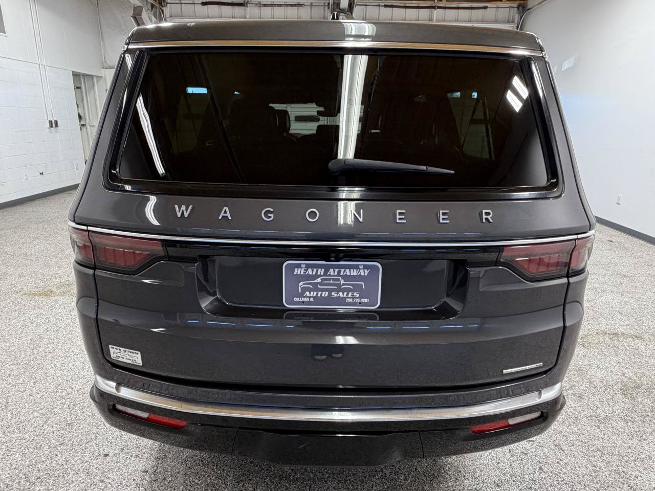 Used 2024 Jeep Wagoneer L Series II w/ Flexible Seating Group AWD/4WD image 6