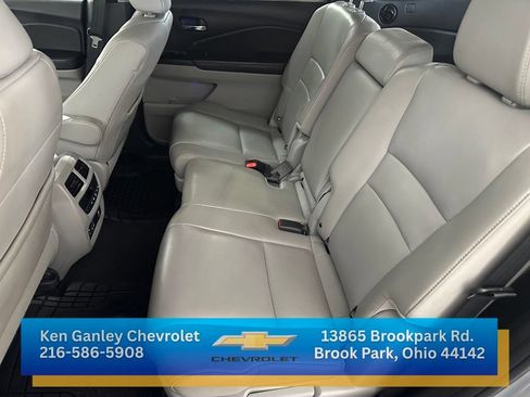 Used 2018 Honda Pilot Touring image 18