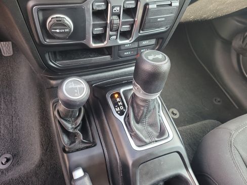 Used 2020 Jeep Wrangler Unlimited Sport S AWD/4WD image 25