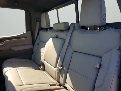 New 2026 GMC Sierra 1500 SLT image 17