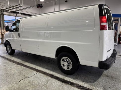 Used 2018 Chevrolet Express 2500 Work Van image 5