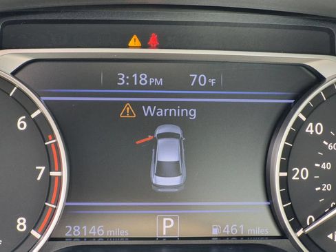 Used 2025 Nissan Altima 2.5 SV FWD image 13