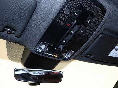 Used 2025 Audi Q3 2.0T Premium image 21