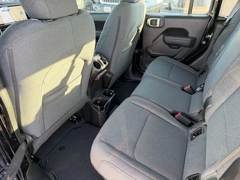 New 2026 Jeep Gladiator Sport AWD/4WD image 9