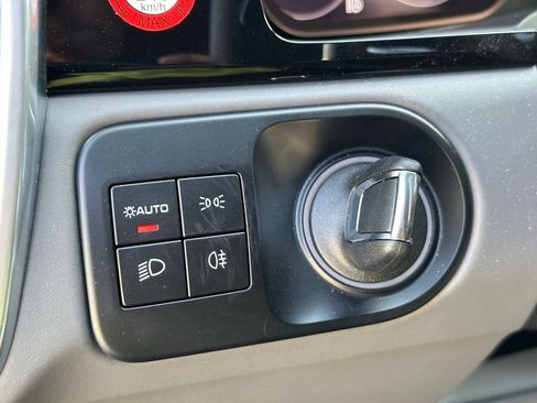 Certified 2023 Porsche Cayenne Turbo AWD/4WD image 18